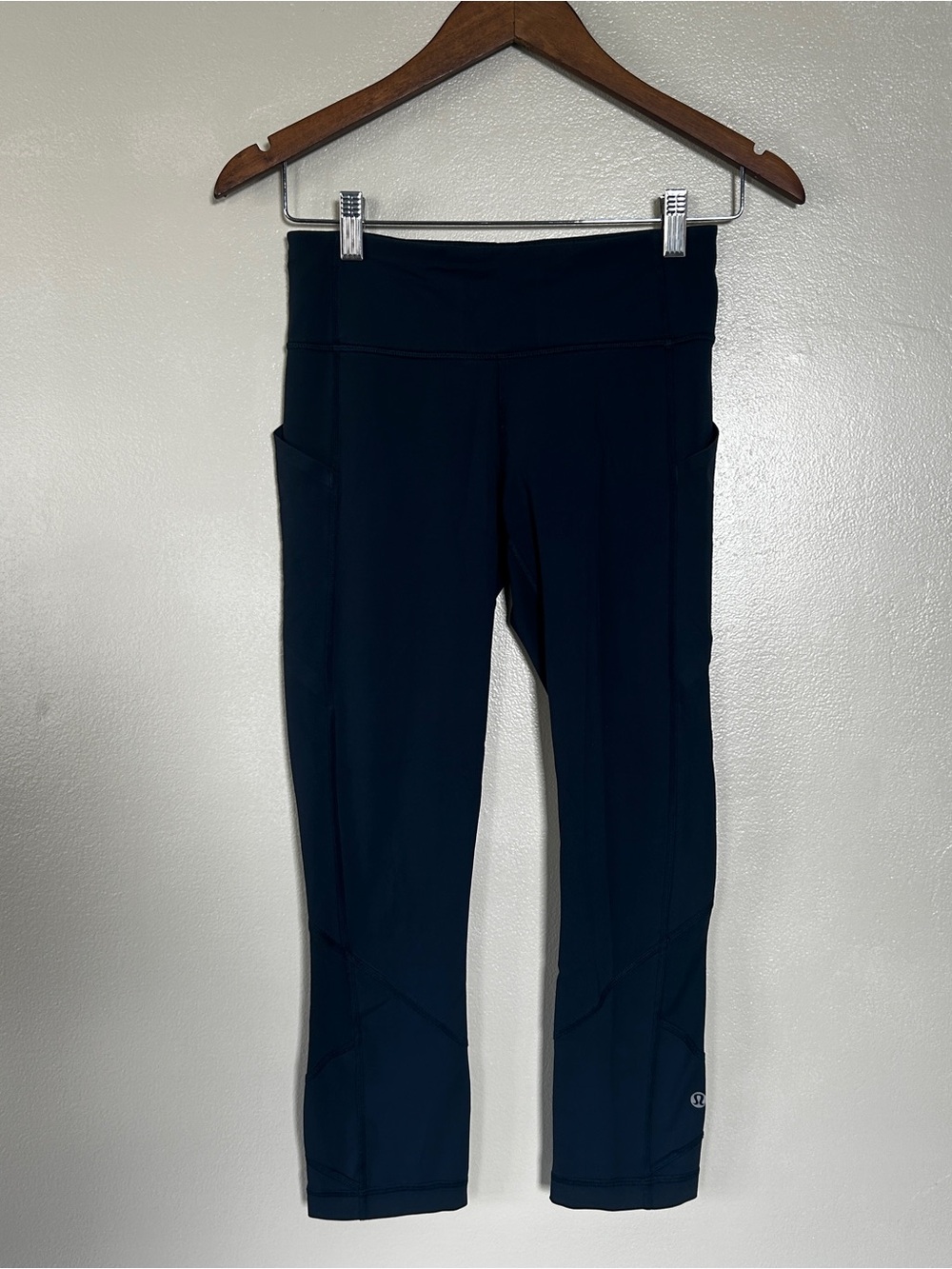 Lululemon Run Inspire Crop II Leggings Size 4 Navy Mesh Pockets R60416